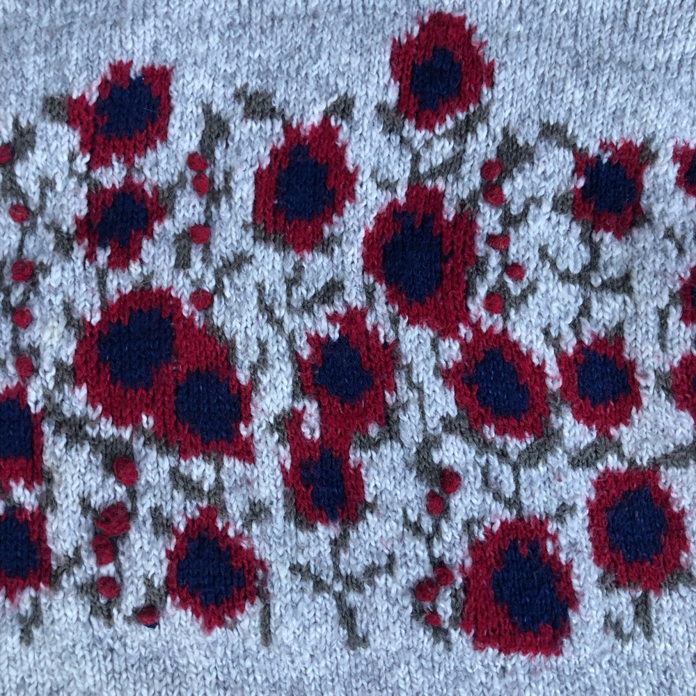 J Jill Pom Pom Embroidery Floral Cozy Crew Neck Cream Beige Red Sweater size M - Picture 5 of 11